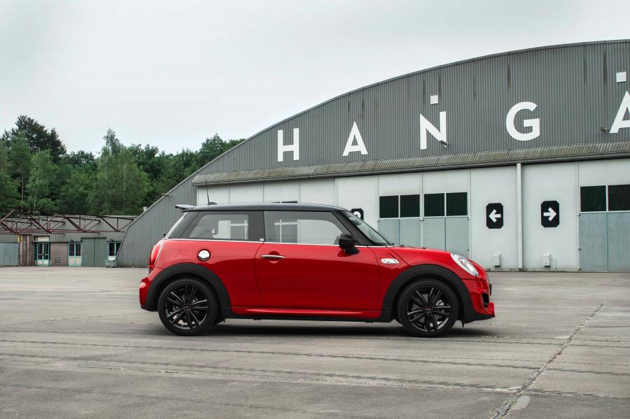  Mini Cooper S Works 210 (F56) 2017 года  (UK) (фото 8 из 9)